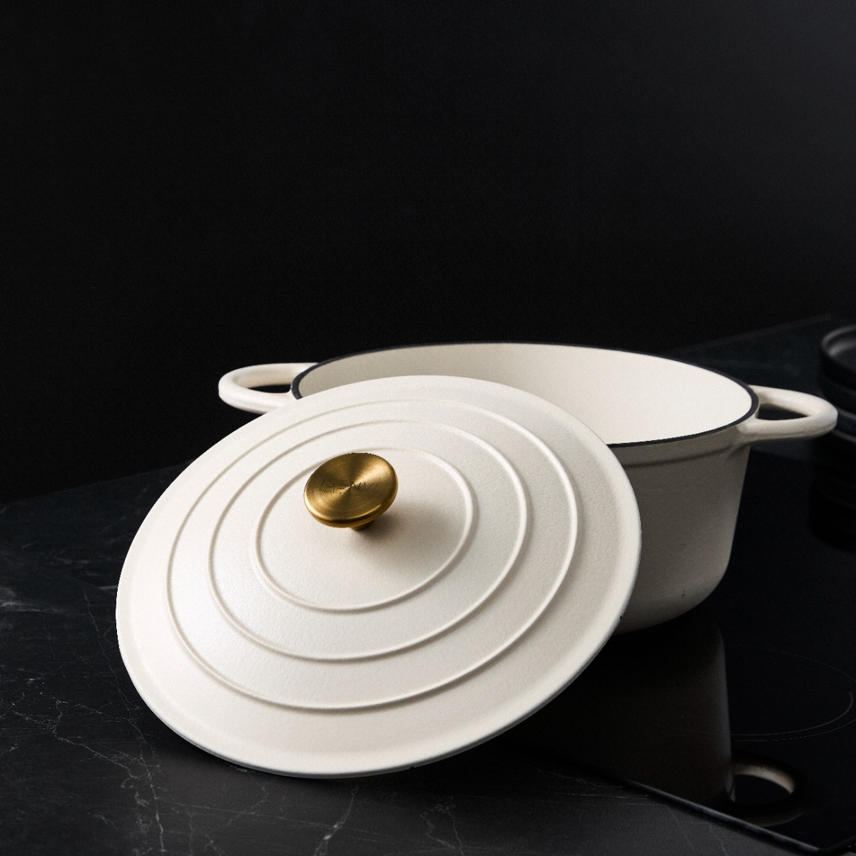ISENVI Byron gietijzeren braadpan 28 CM - Met deksel, pannenlap en ovenwant